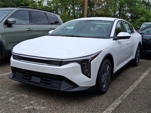 New 2025 Kia K4 LX image 3