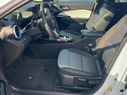 New 2025 Chevrolet Trax LT w/ Driver Confidence Package image 10