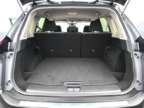 Used 2023 Nissan Rogue SV image 6