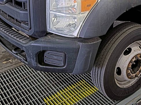 Used 2016 Ford F550 2WD Regular Cab Super Duty image 8