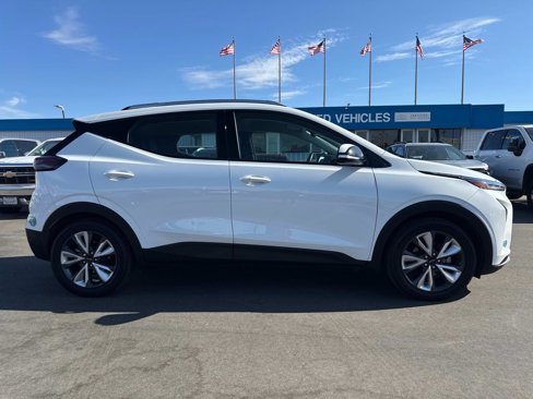 Used 2022 Chevrolet Bolt EUV LT w/ Convenience Package image 4