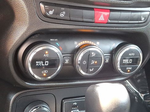 Certified 2015 Jeep Renegade Limited image 15