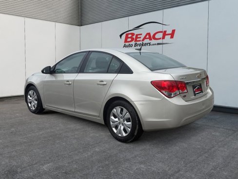 Used 2014 Chevrolet Cruze LS image 11