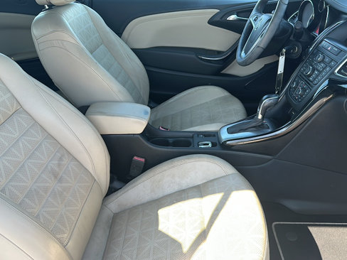 Used 2016 Buick Cascada Premium image 19