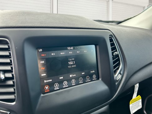 Used 2021 Jeep Compass Latitude w/ Sun and Sound Group image 12