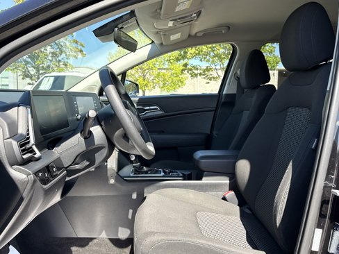 Used 2024 Kia Sportage LX image 11