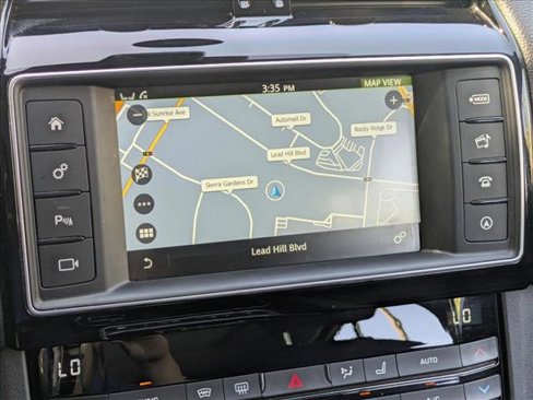 Used 2017 Jaguar F-PACE Prestige image 14