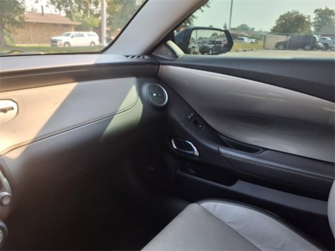 Used 2015 Chevrolet Camaro LT image 21