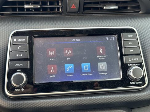 Used 2022 Nissan Kicks S image 17
