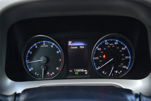 Used 2018 Toyota RAV4 LE image 14