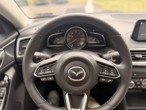 Used 2018 MAZDA MAZDA3 Grand Touring w/ Premium Equipment Package image 21