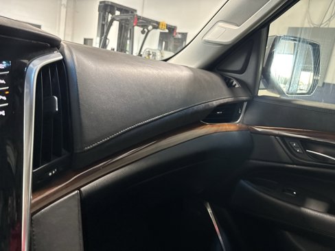 Used 2019 Cadillac Escalade ESV Luxury image 17