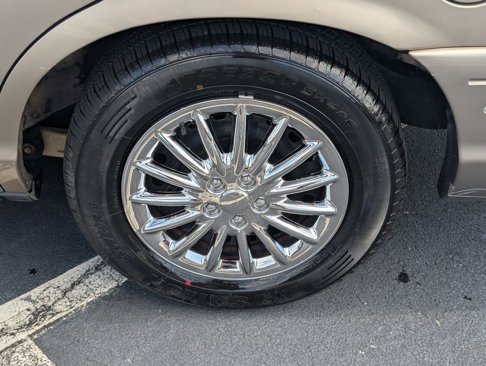 Used 2002 Ford Crown Victoria image 21