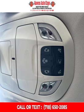 Used 2019 Chrysler Pacifica Touring-L image 17