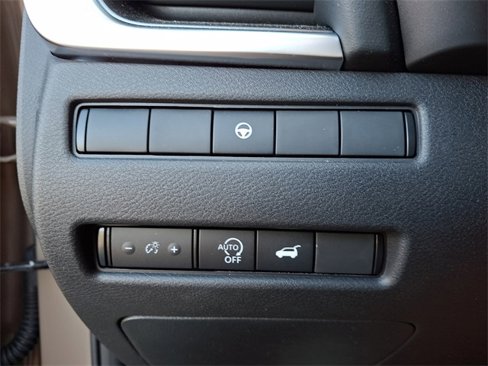 Used 2025 Nissan Rogue SV image 25