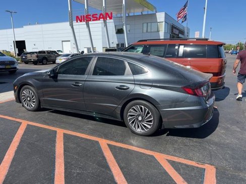 Certified 2022 Hyundai Sonata Limited image 2