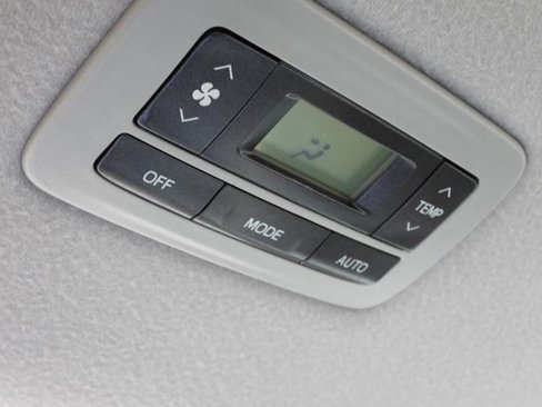 Used 2014 Toyota Sienna XLE image 36
