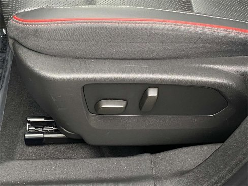 Used 2023 Buick Envision Essence w/ Sport Touring Package image 15
