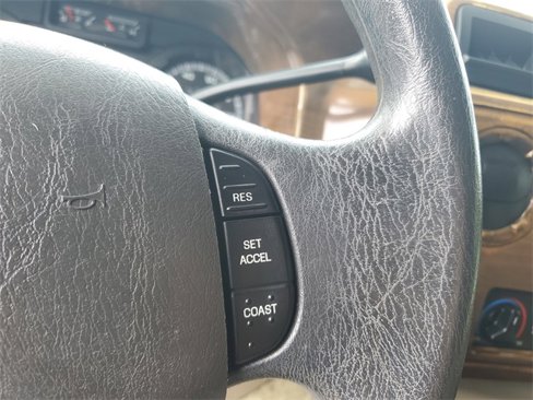 Used 2010 Ford E-150 and Econoline 150 image 13