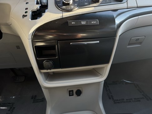 Used 2011 Toyota Sienna LE image 13
