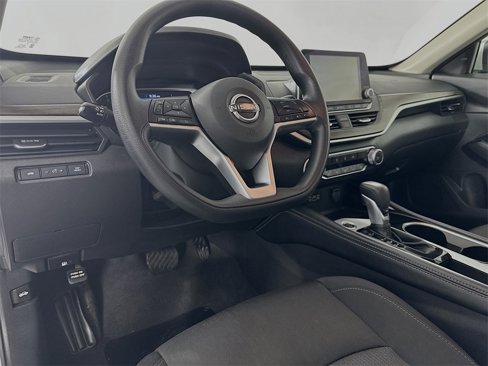 Used 2023 Nissan Altima 2.5 SV image 14