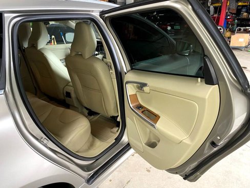 Used 2016 Volvo XC60 T5 Premier w/ Climate Package image 14