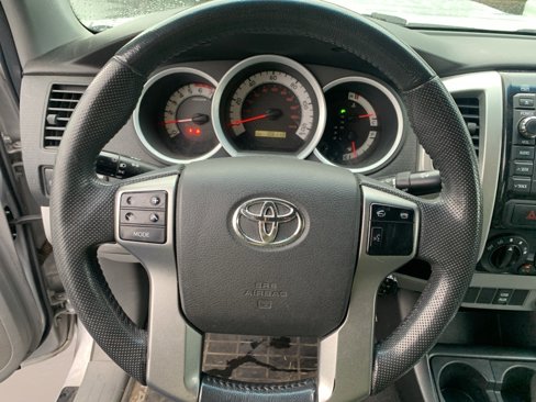 Used 2012 Toyota Tacoma TRD Off-Road image 15