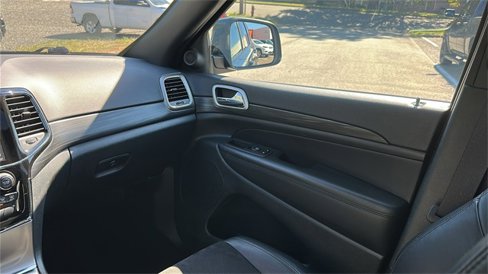 Used 2022 Jeep Grand Cherokee Laredo X image 25