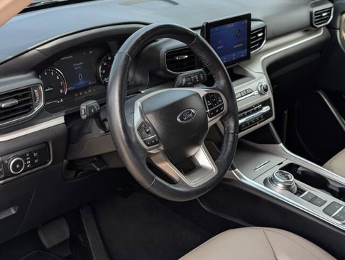 Used 2023 Ford Explorer XLT w/ Equipment Group 202A image 23