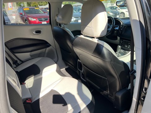 Used 2019 Jeep Compass Latitude w/ Popular Equipment Group image 11