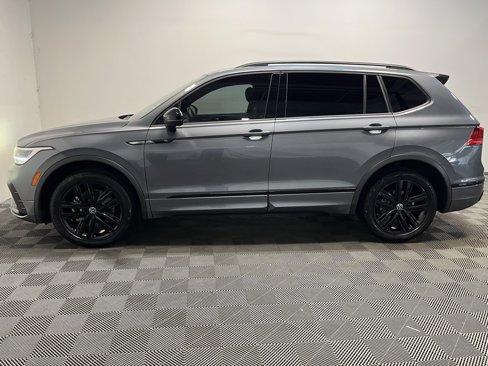 Used 2022 Volkswagen Tiguan SE R-Line image 22