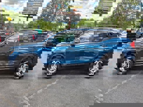 Used 2021 GMC Terrain SLE w/ Driver Convenience Package image 2