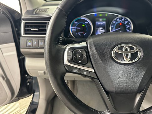 Used 2016 Toyota Camry XLE image 16