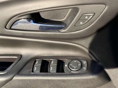 Used 2019 Chevrolet Equinox LT image 12