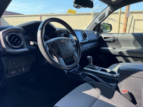 Used 2020 Toyota Tacoma 4x4 Double Cab image 26
