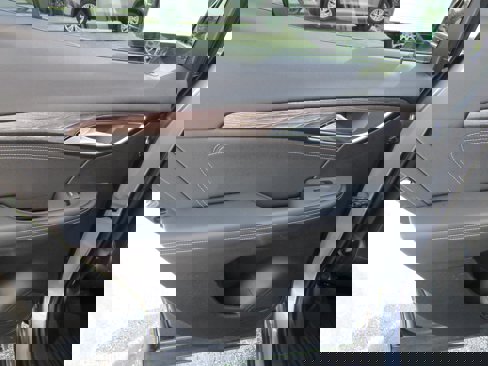 Used 2021 Buick Envision Avenir w/ Technology Package II image 13