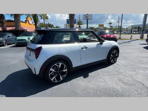 Certified 2025 MINI Cooper S image 23