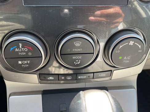 Used 2009 MAZDA MAZDA5 Touring image 27