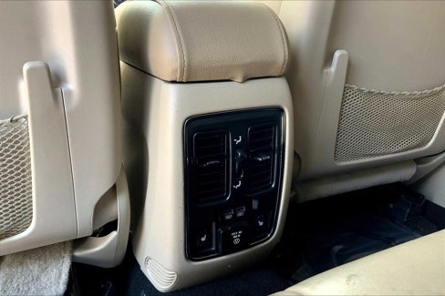 Used 2020 Jeep Grand Cherokee Limited w/ Luxury Group II image 33