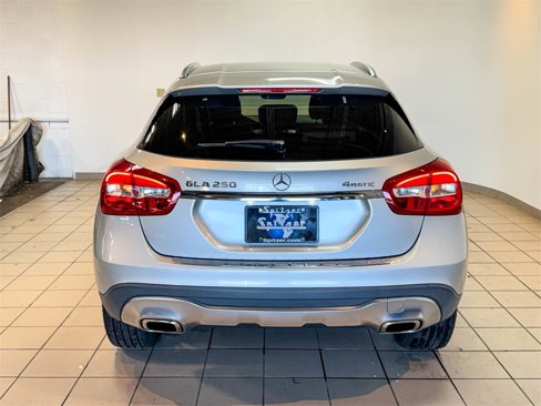 Used 2018 Mercedes-Benz GLA 250 4MATIC image 8