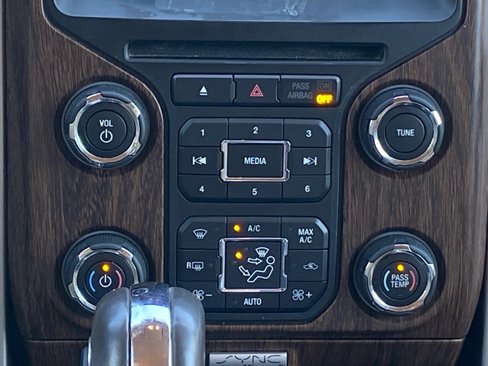 Used 2013 Ford F150 Lariat w/ Lariat Chrome Pkg image 13