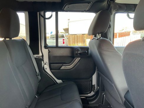 Used 2018 Jeep Wrangler Unlimited Sport S image 45