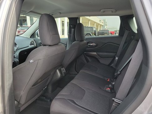 Used 2020 Jeep Cherokee Latitude image 9