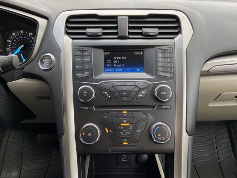 Used 2018 Ford Fusion SE image 17
