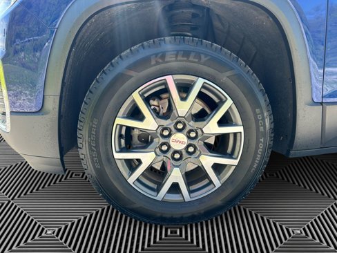 Used 2023 GMC Acadia SLE image 9