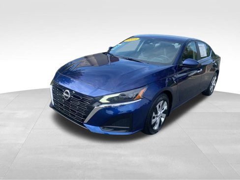 Used 2023 Nissan Altima 2.5 S image 3