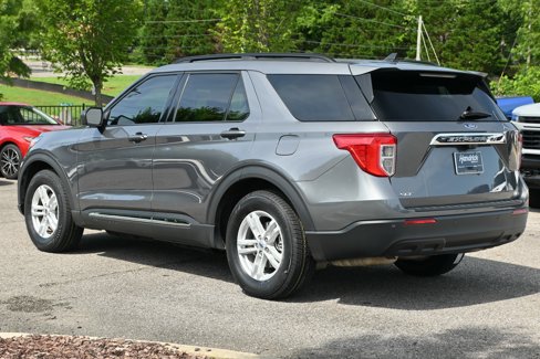 Used 2023 Ford Explorer XLT image 12