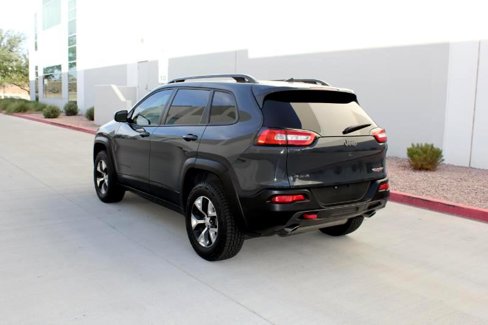 Used 2017 Jeep Cherokee Trailhawk image 7