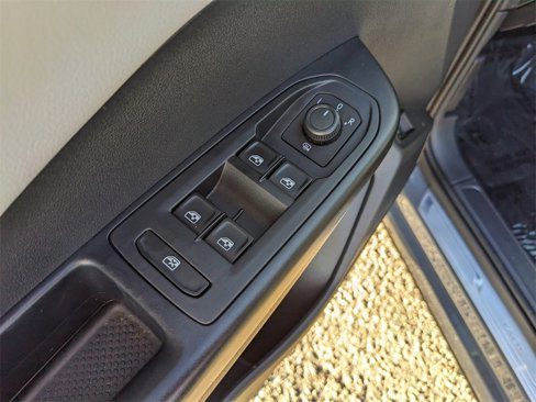 Certified 2023 Volkswagen Taos SE w/ Panoramic Sunroof Package image 20