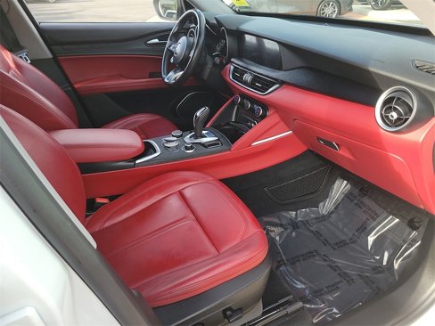 Used 2020 Alfa Romeo Stelvio w/ Nero Edizione image 16